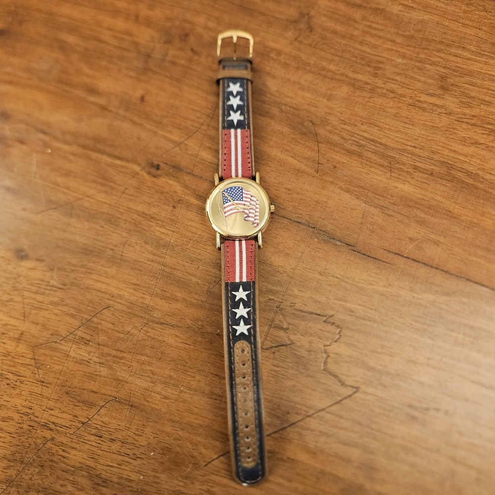 Valdawn American Flag Timepiece Analog Quartz‎ Gold Tone USA Flag UNTESTED